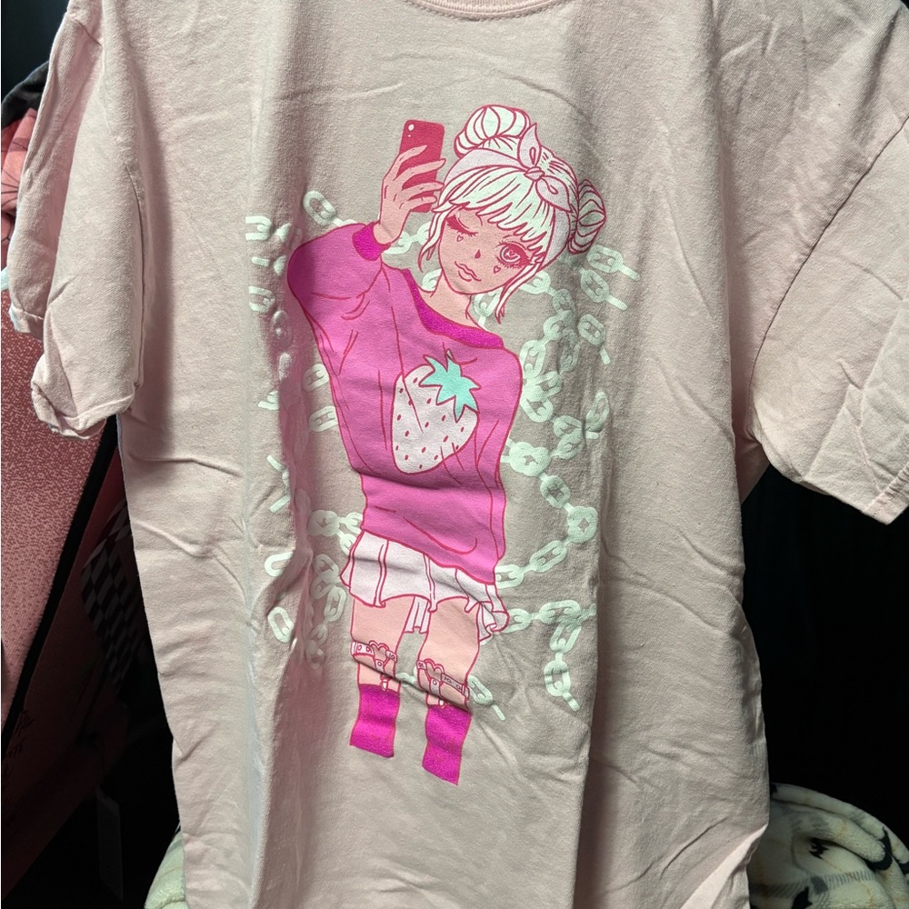 Hot Topic Pink Graphic Short Sleeve Tee